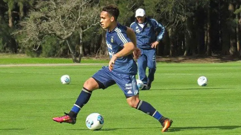 Lautaro Martínez entrenando con la Selección Sub 20.