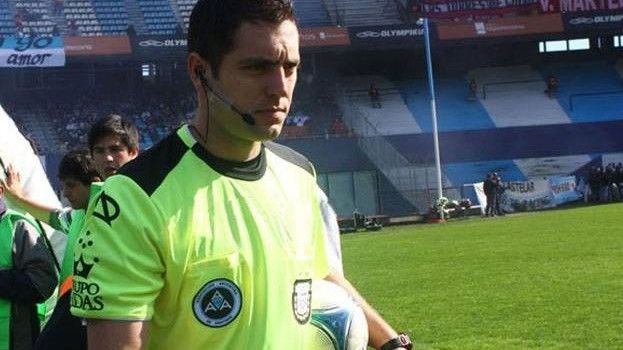 Racing árbitro Argentinos Echenique