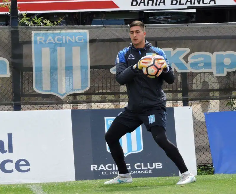 Musso entrenando en Racing.