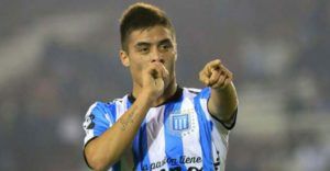 Brian Fernández lejos de Racing