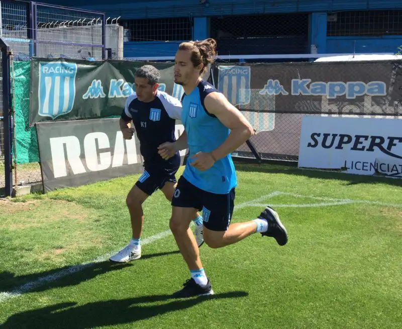 Lucas Orban en el entrenamiento de Racing.