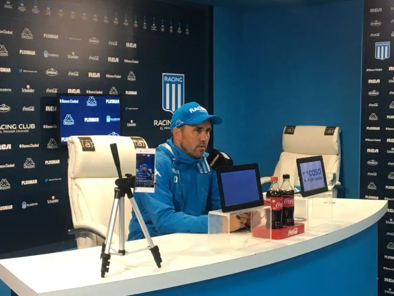 Eduardo Coudet en conferencia de prensa.