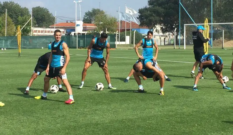 El plantel de Racing se entrena en el Predio Tita.