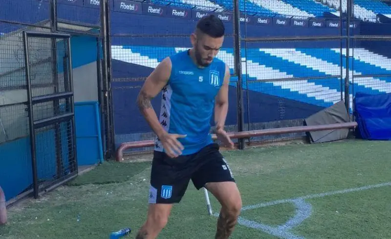 Nery Domínguez entrenando en Racing