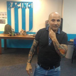 Sampaoli en la cancha de Racing.