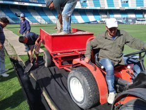 Obras en la cancha de Racing.