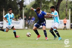 Racing y Gimnasia, en uno de los partidos de Inferiores.