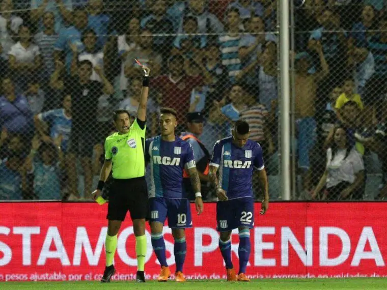 Racing árbitro Colón Delfino