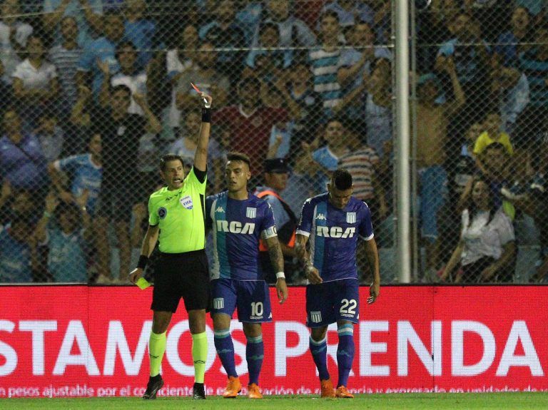 Racing árbitro Colón Delfino