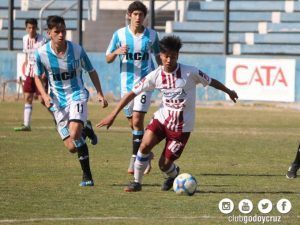 Racing ante el Tomba, en juveniles.