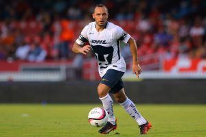 Marcelo Díaz, en Pumas.