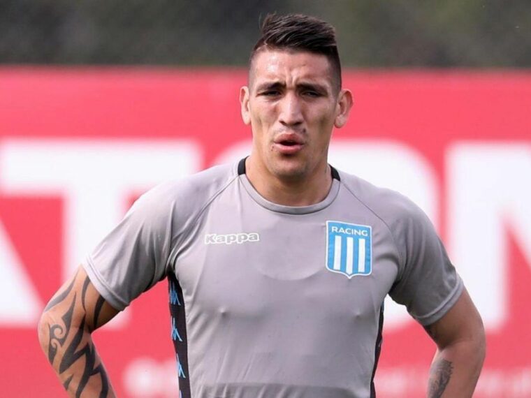 Ricardo Centurión se va de Racing