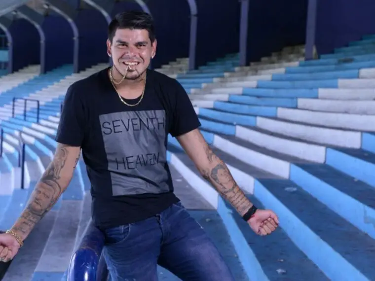 Gustavo Bou y un gran gesto con un pibe de Racing