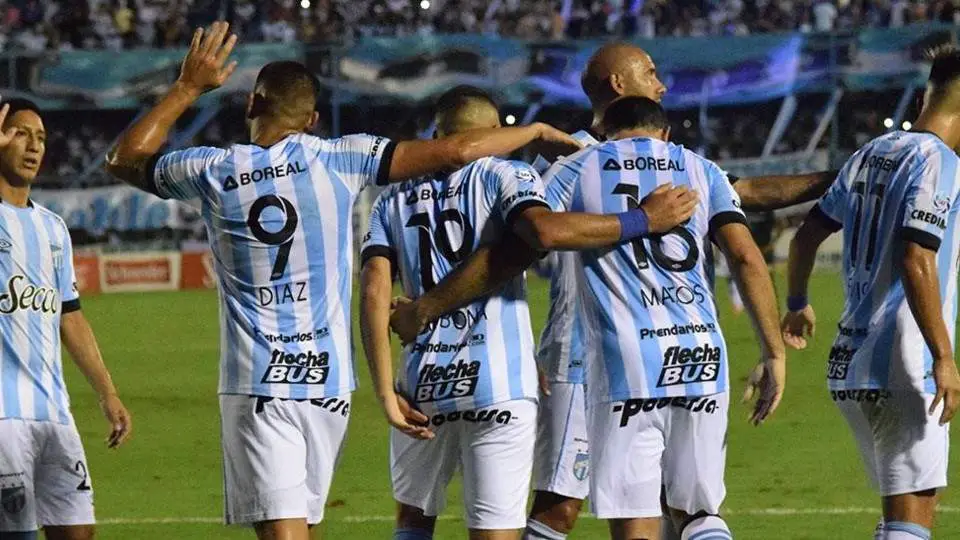 Racing quiere cortar una racha en Tucumán