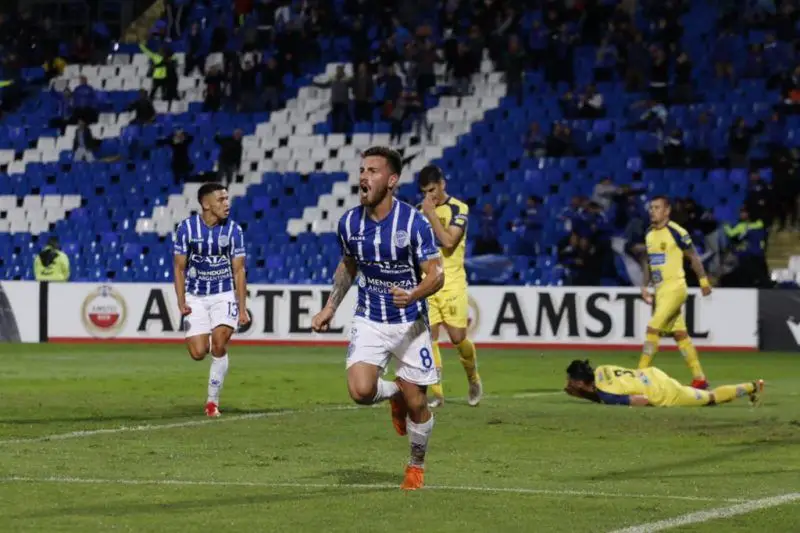 Dobove y Angel González