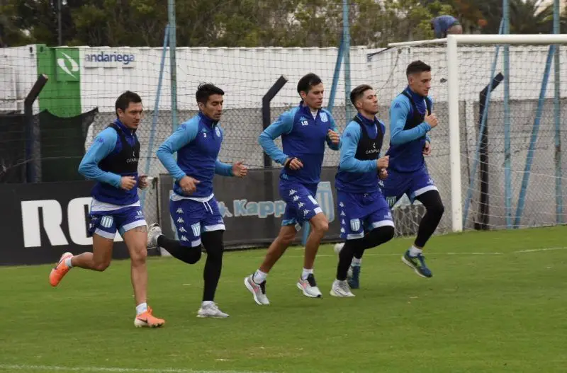 El plantel de Racing se entrenó en la mañana de este viernes en la cancha auxiliar y este sábado la delegación volará hacia Estados Unidos para la parte más fuerte de la pretempoada.