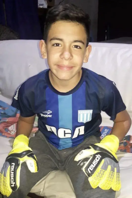 Benja, de 11 años, contó una historia que conmovió al mundo Racing. 