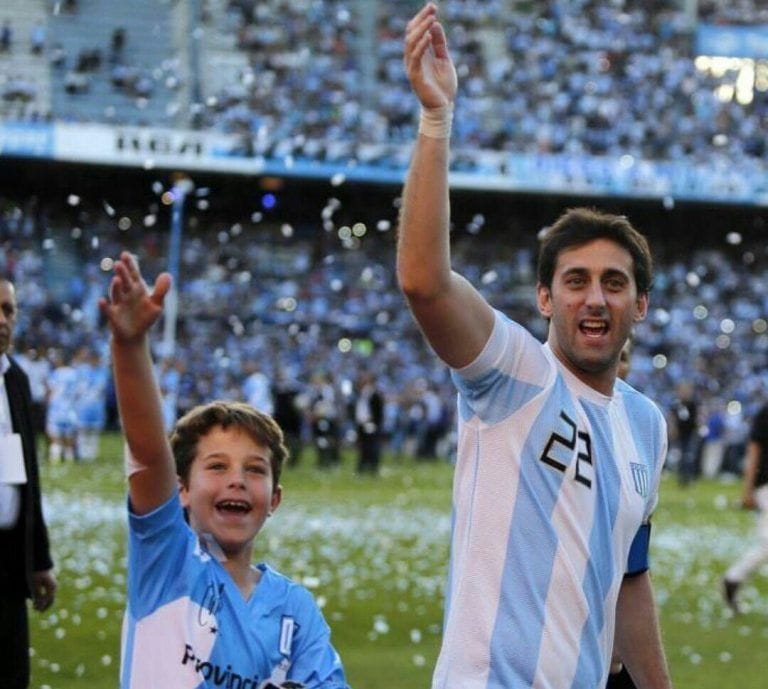 Milito y su hijo en Racing