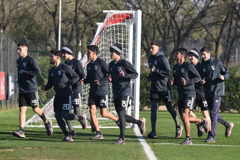 River va ante Racing sin sus dos caciques