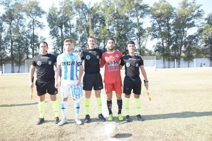 Racing se trajo un buen triunfo de Santiago del Estero.