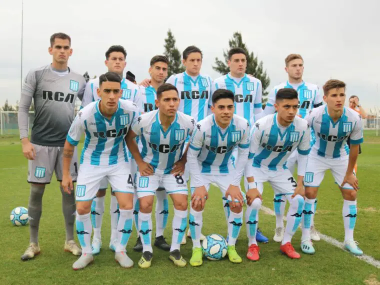 Racing busca extremos