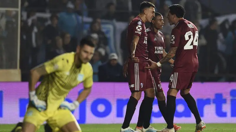 River arrasó a Racing