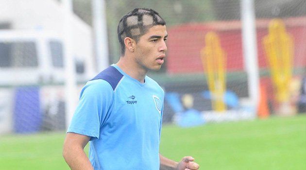 En Racing, Valenzuela fue promovido a primera.