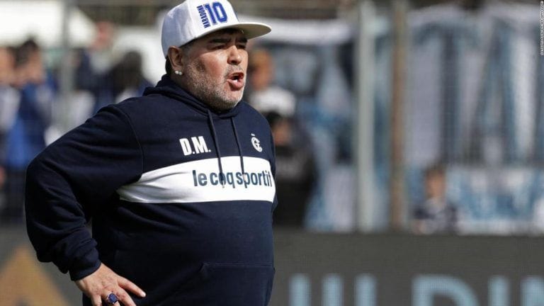 Maradona y los once para enfrentar a Racing