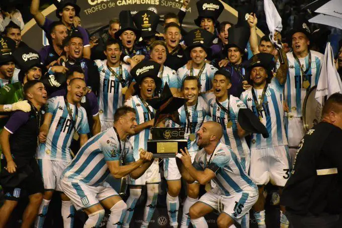 Racing alcanzó a Boca en copas nacionales