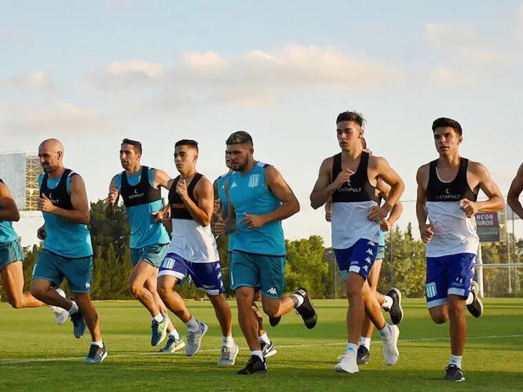 Otra opción en la zaga central de Racing