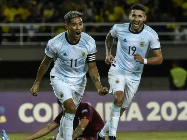 Zaracho, capitan y goleador en argentina