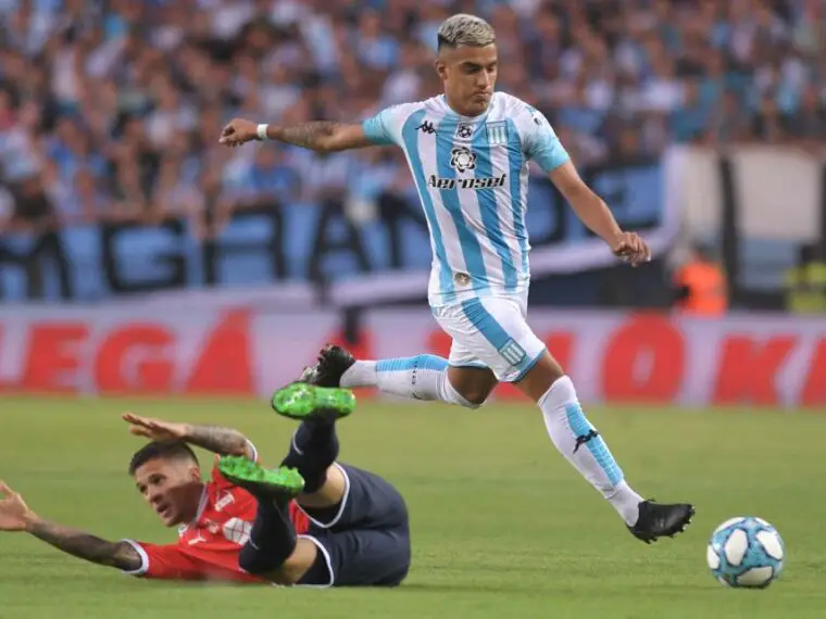 La guitarra de Lolo sonó en Racing