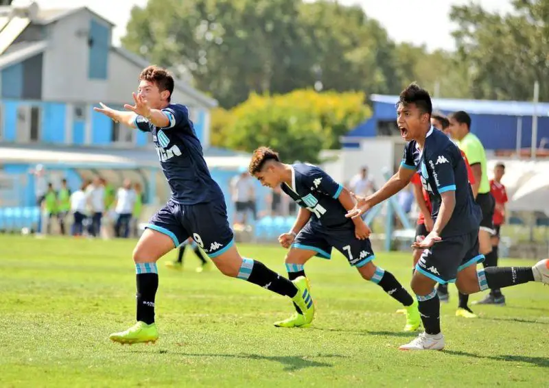 Alex Almaraz goleador juvenil de Racing Club