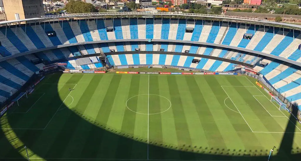 Racing volvió al Cilindro