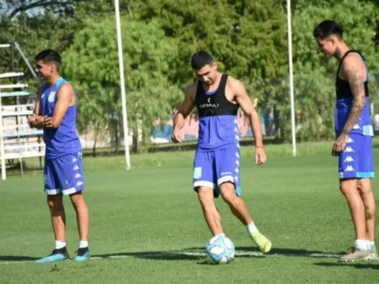 Ángel Gómez, el talentoso volante de la Reserva de Racing