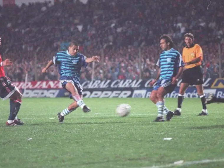 Bezombe se refirió a un histórico clásico entre Racing e Independiente