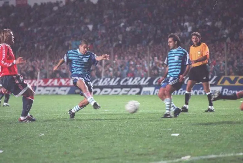 Bezombe se refirió a un histórico clásico entre Racing e Independiente