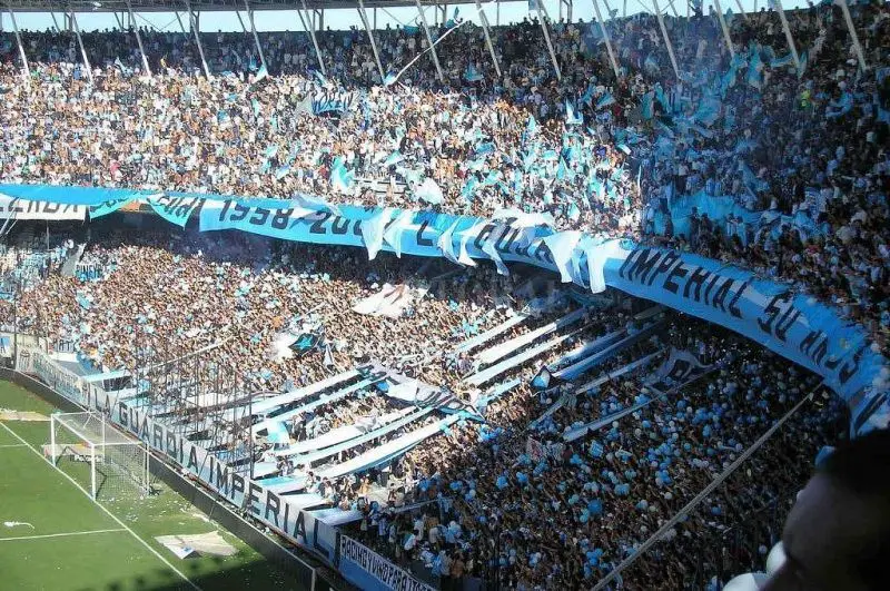 Racing Socio no puede pagar