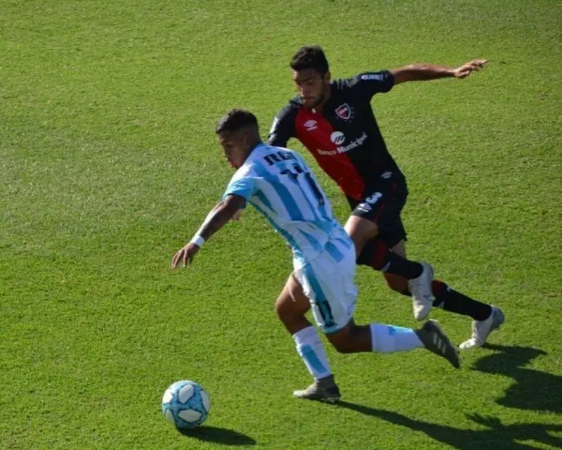 Araujo, extremo de la Reserva de Racing