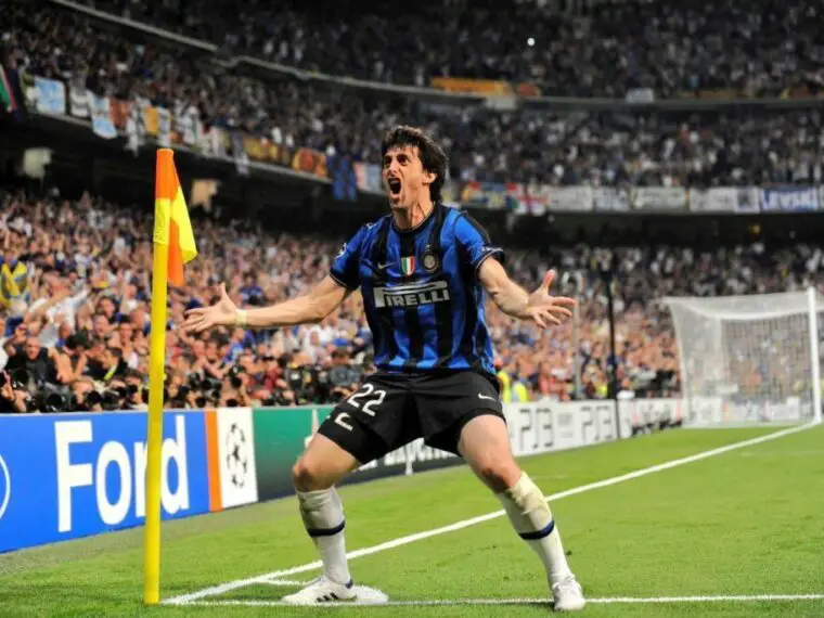 Milito Camiseta Champions