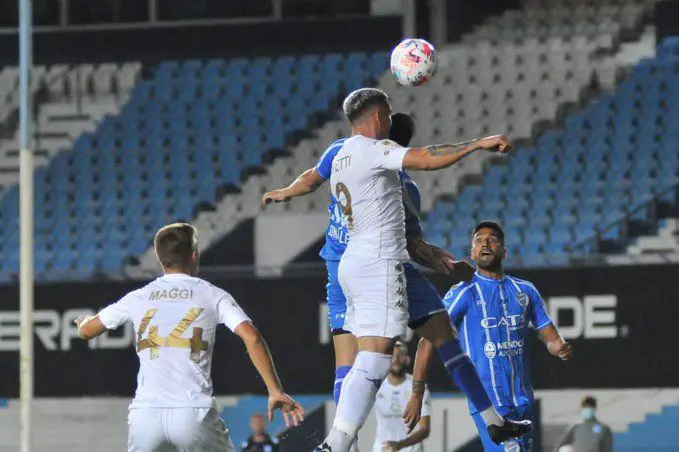 Racing quiere revancha ante Godoy Cruz