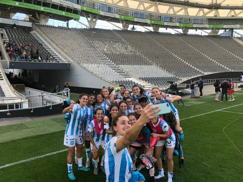 Racing, fútbol, femenino.