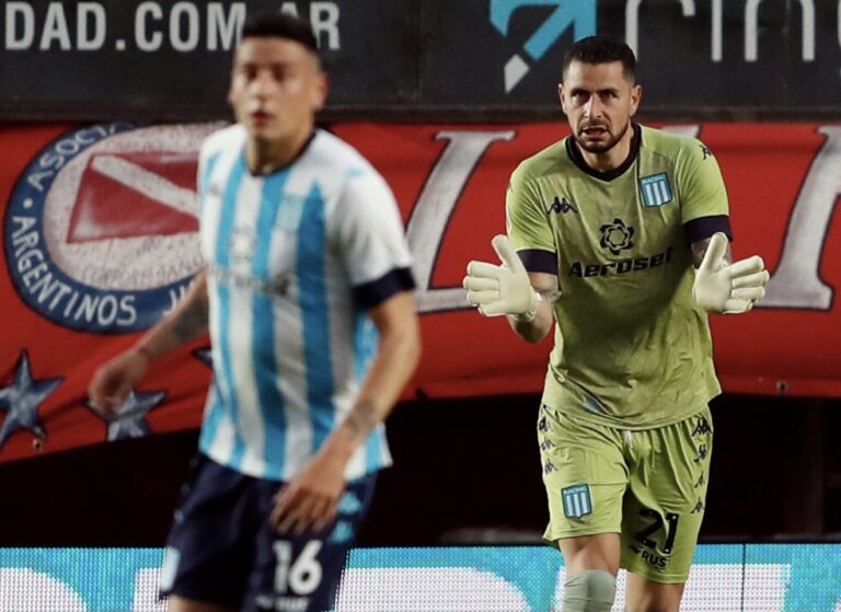 Racing., Martínez borrado