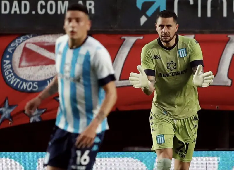 Racing., Martínez borrado