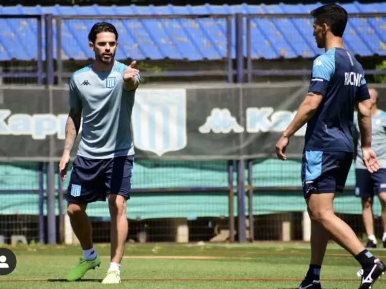 Gago y los extremos en Racing