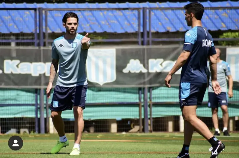 Gago y los extremos en Racing