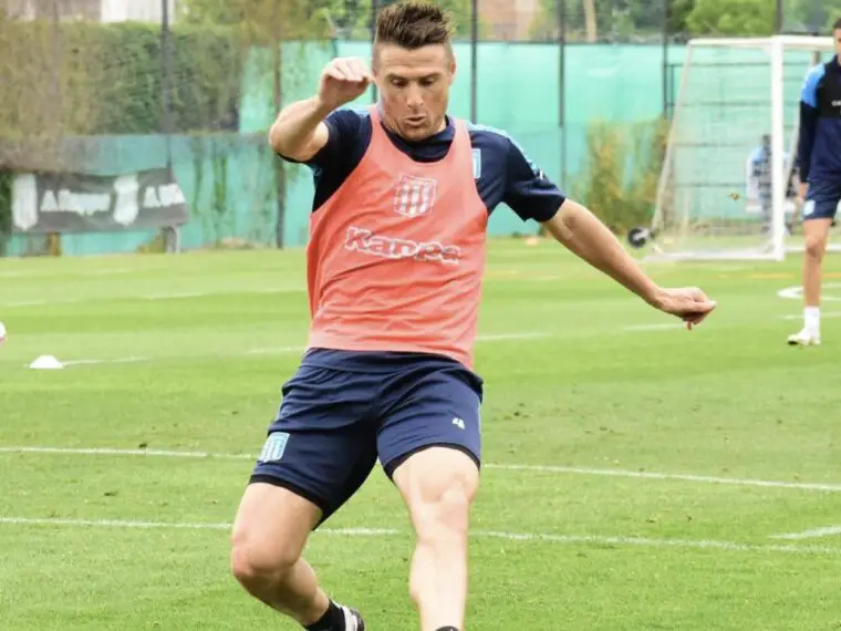 Pillud entrenándose en Racing