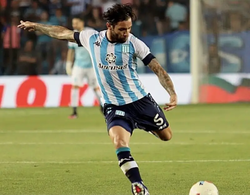 Mena vuelve a jugar en Racing