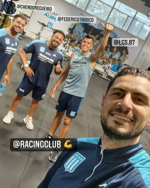 La foto de Arias en Racing.