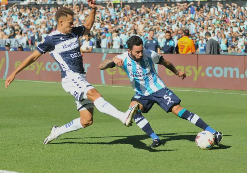 Racing, Gimnasia, debut.